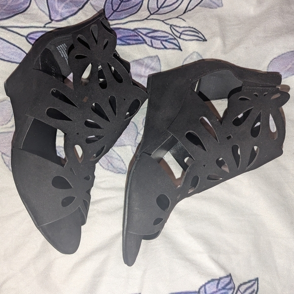 Torrid Wide Width Cutout Wedges 10W - Picture 3 of 12